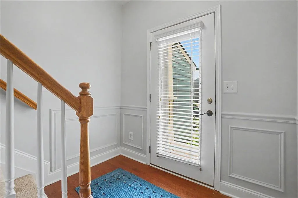 3 bed, 2.5 bath, 1677 sqft, $2,400 — Photo 4