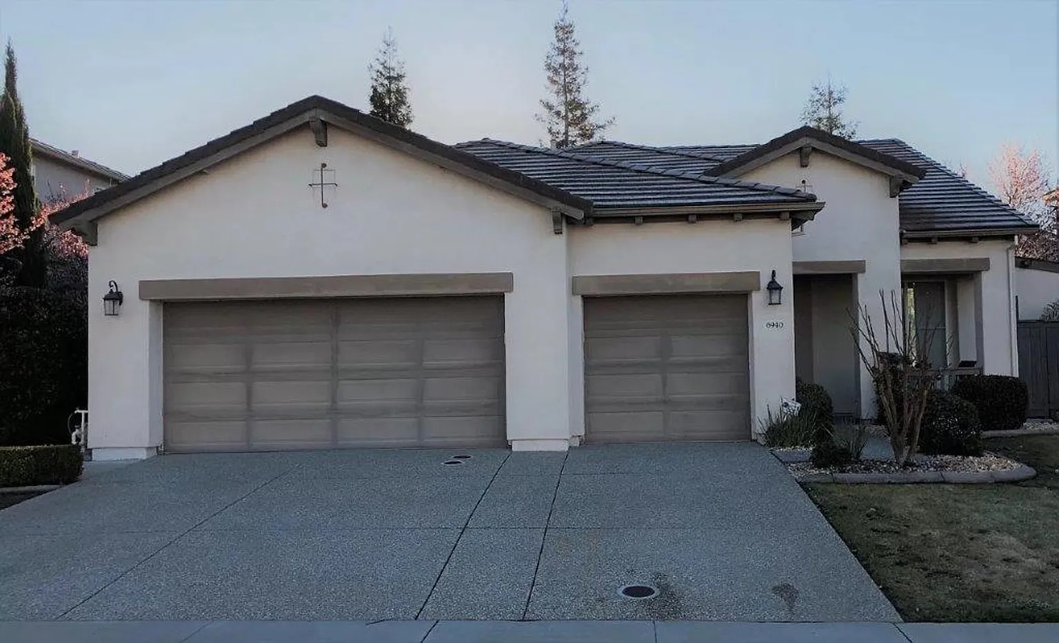 6940 Cherry Ridge Cir photo 1