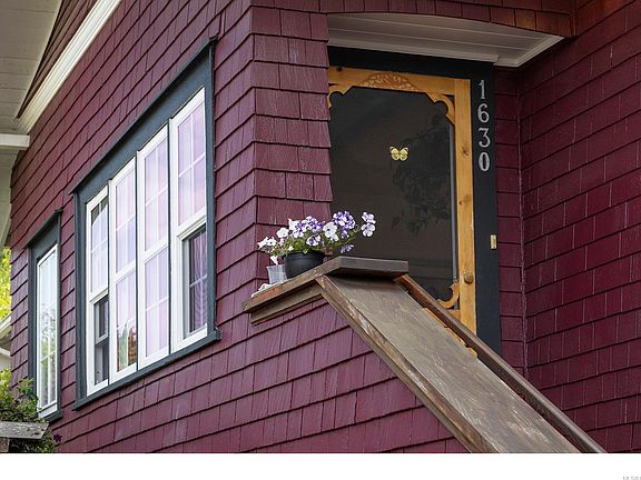 5th image of 1630 Pinewood Ave