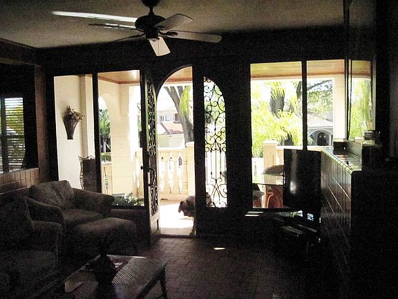 4th image of 4929 N River Shore Dr