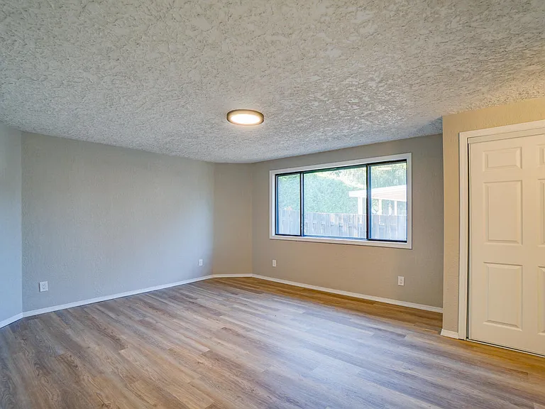 6206 NW Cherry St — Photo 23