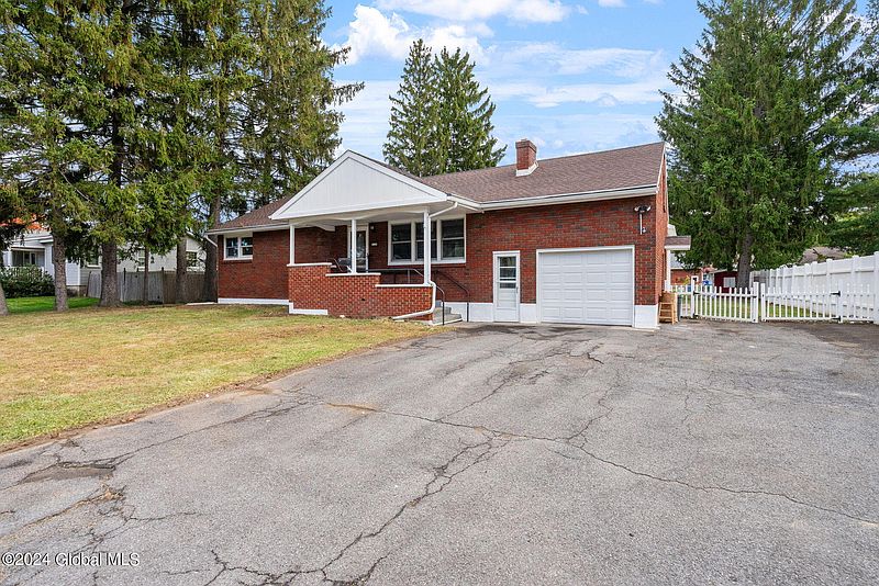 3rd image of 2128 Fiero Avenue