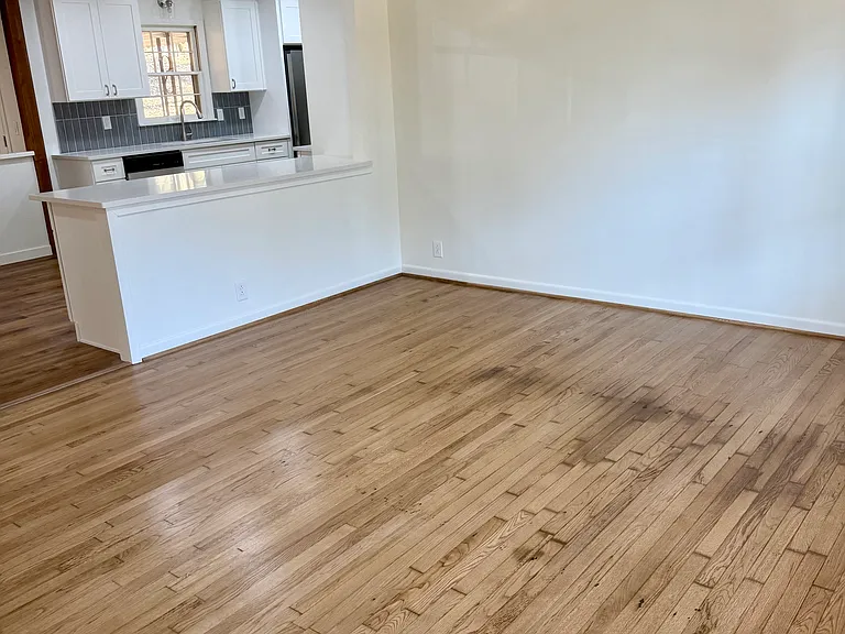 1404 Green Meadow Rd — Photo 2