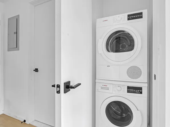 81-07 Kew Gardens Road image 6 of 10