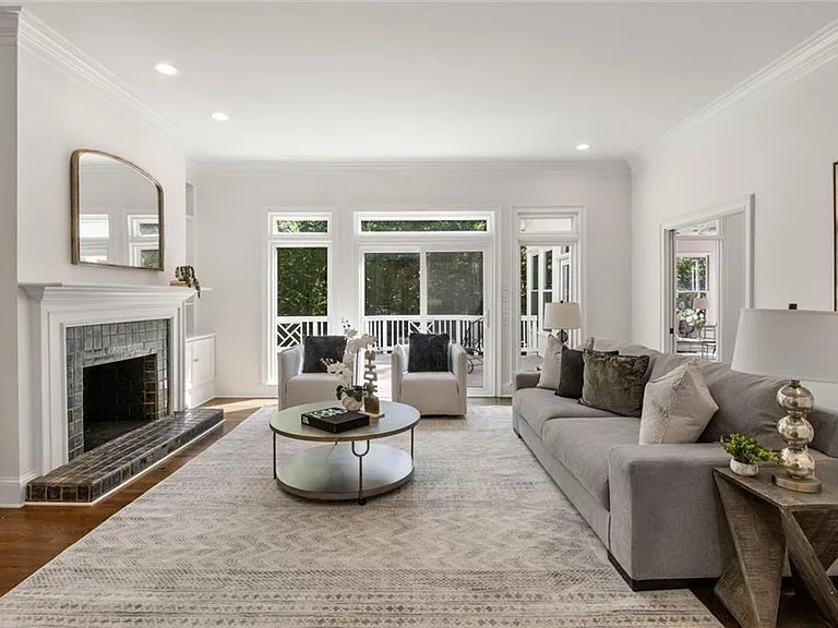 1260 Heards Ferry Rd — Photo 12