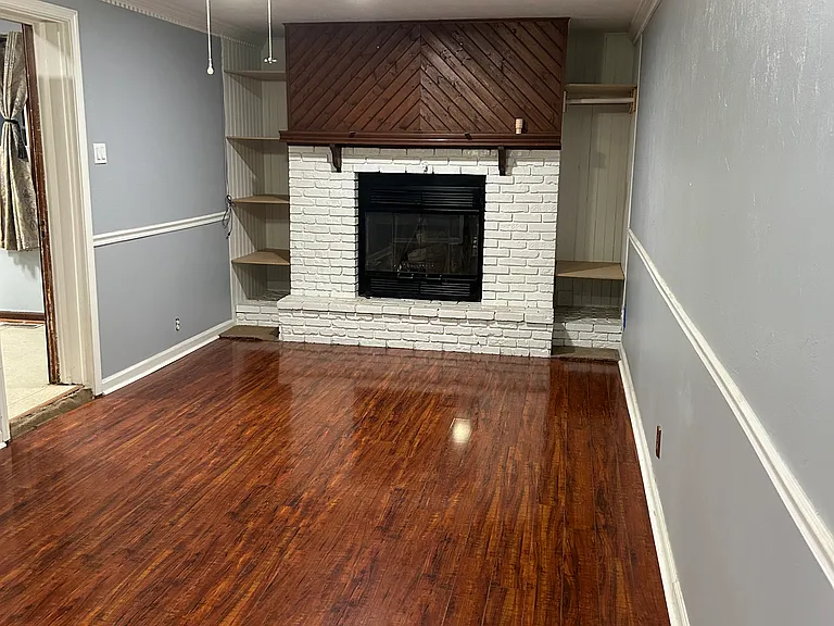307 N Boehning St — Photo 14