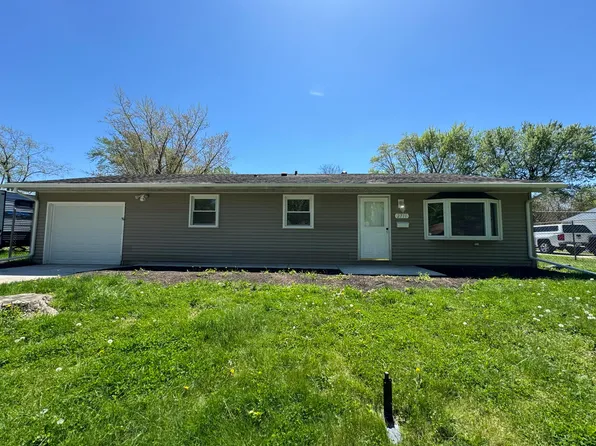 2711 McAfee Dr, Hobart, IN 46342