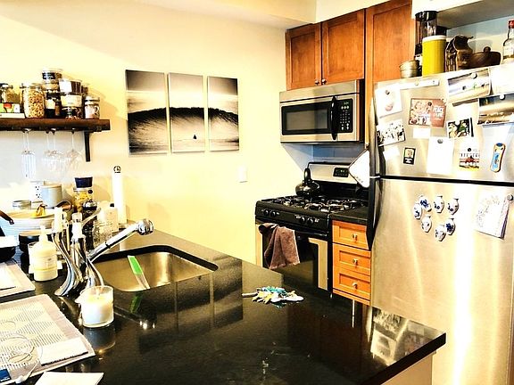3rd image of 196 Stanton St APT 6J