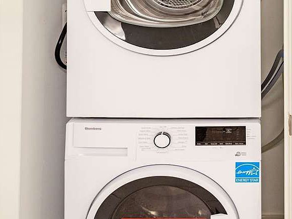 2nd image of 395 Bloor St E #1709