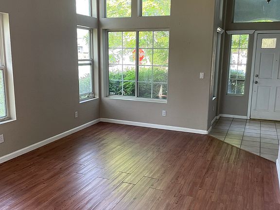 3rd image of 5900 Pebble Creek Dr