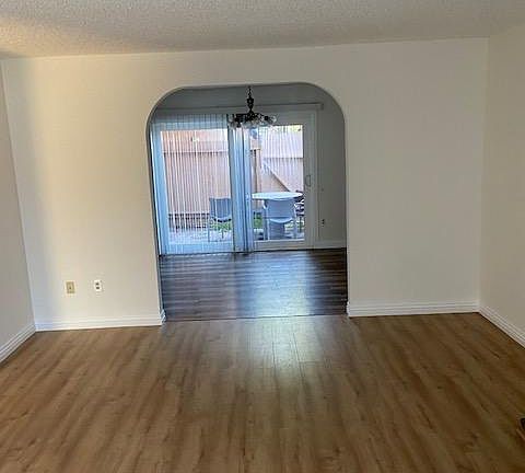 4th image of 327 W Kelly Ave APT A