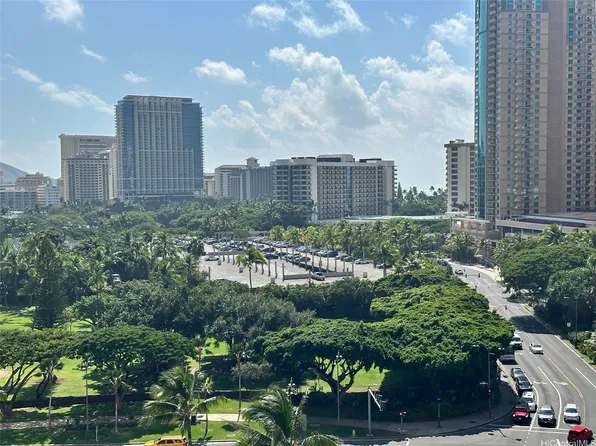 425 Ena Rd APT 1201B, Honolulu, HI 96815