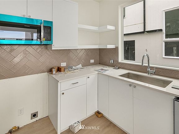 4th image of 3731 B S Dawson Street