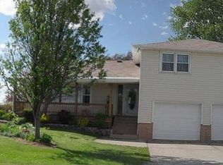 9324 Bishop Rd, La Porte City, IA 50651