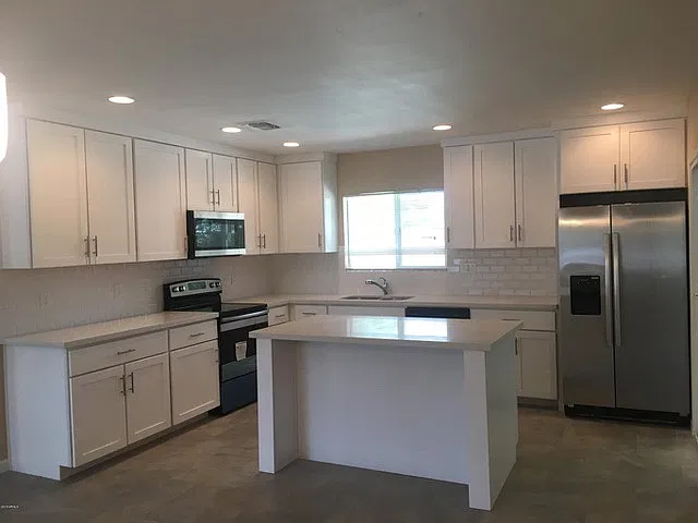 4 bed, 1938 sqft, $3,295 — Photo 4