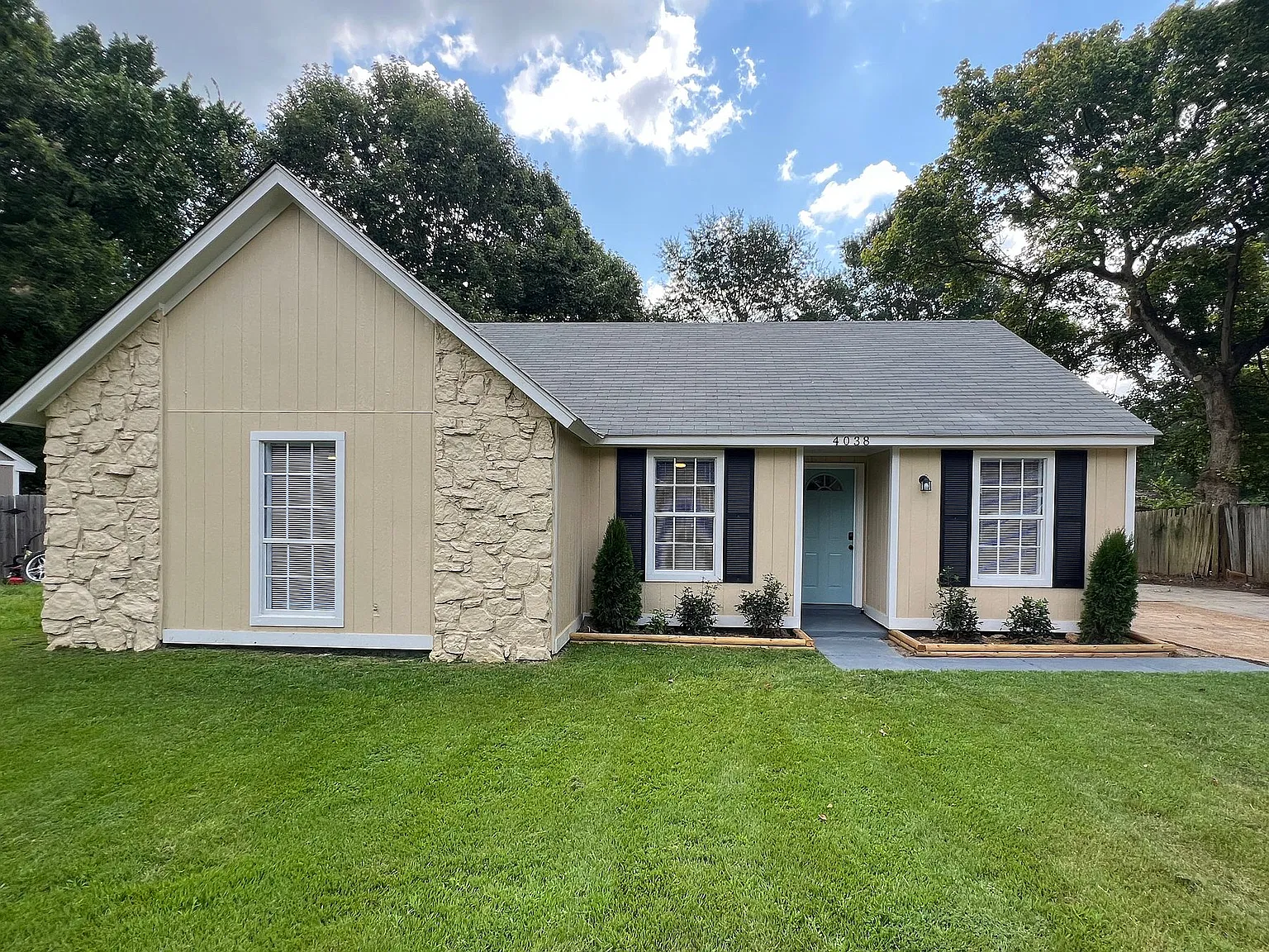 4038 Naylor Rd — Photo 1