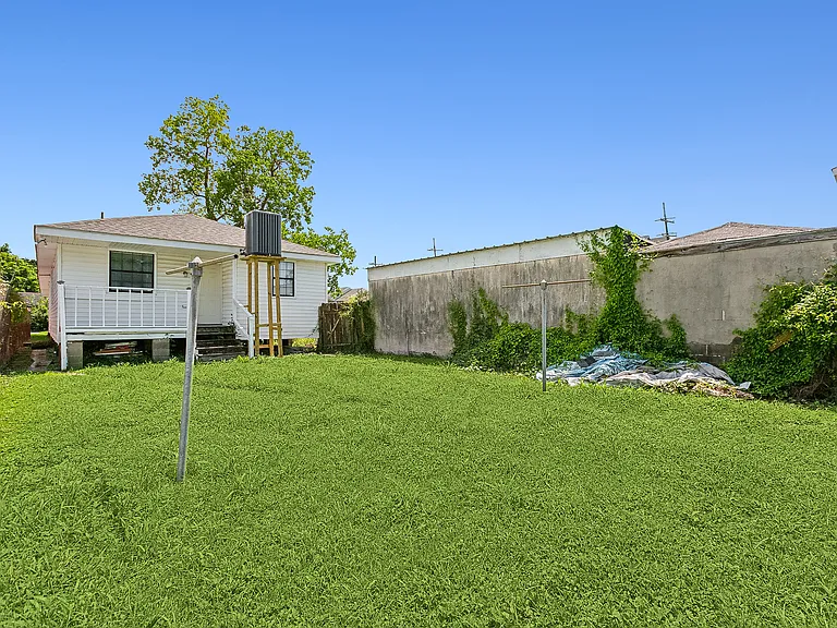 1563 Foy St — Photo 15