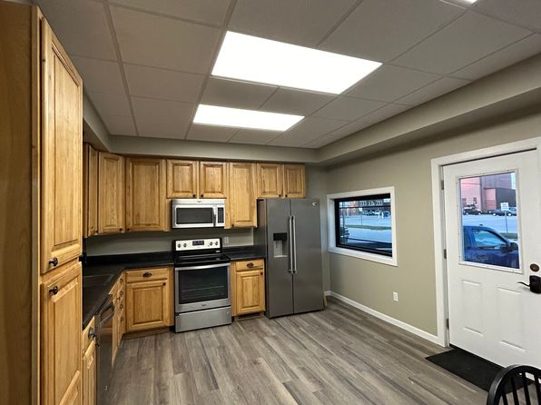 112 2nd St W, Cresco, IA 52136