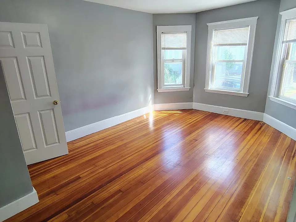 29 W Tremlett St