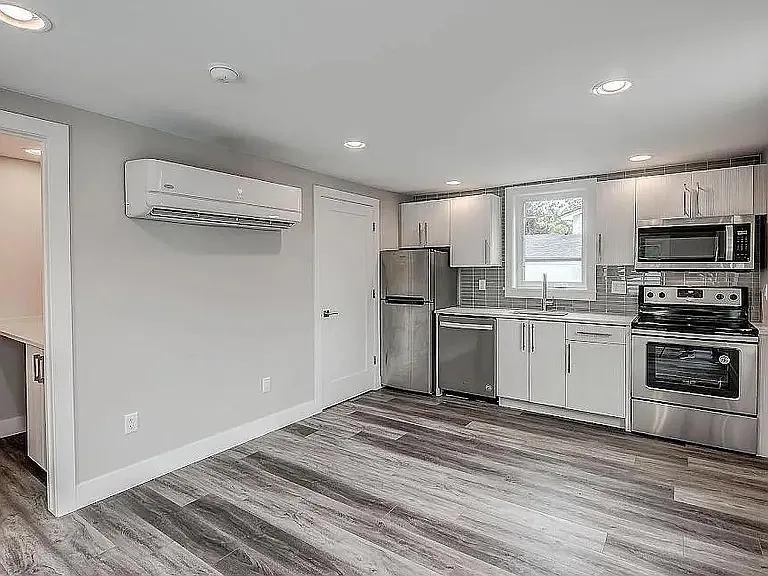Studio, 295 sqft, $1,500 — Photo 3