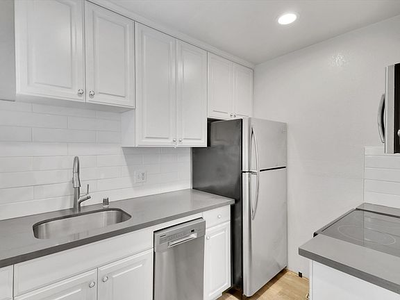 2nd image of 131 Cerrito Ave APT 6