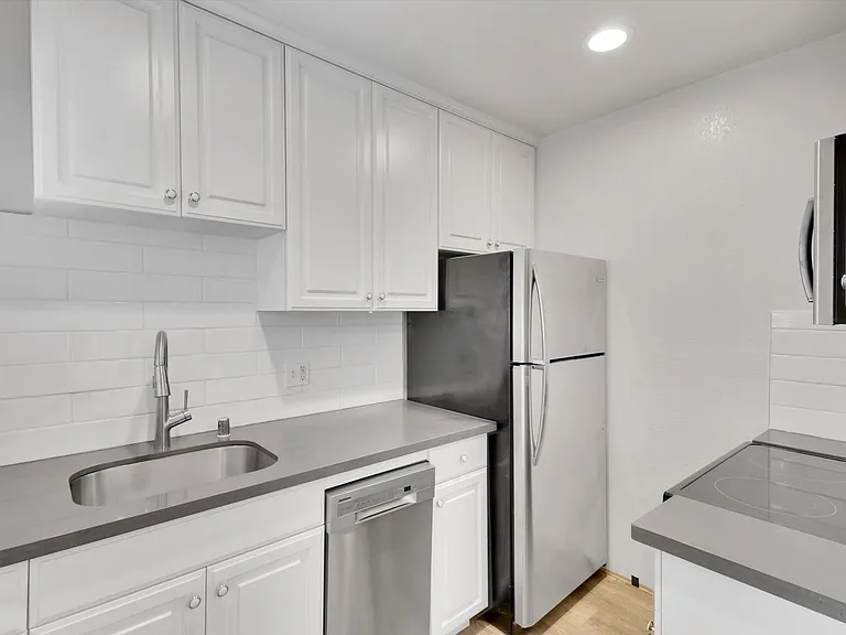 131 Cerrito Avenue — Photo 2