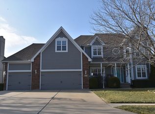 424 SE Youngston Ln, Lees Summit, MO 64063