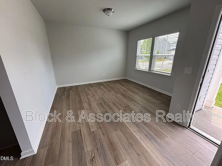 3230 Pelican Ln — Photo 8