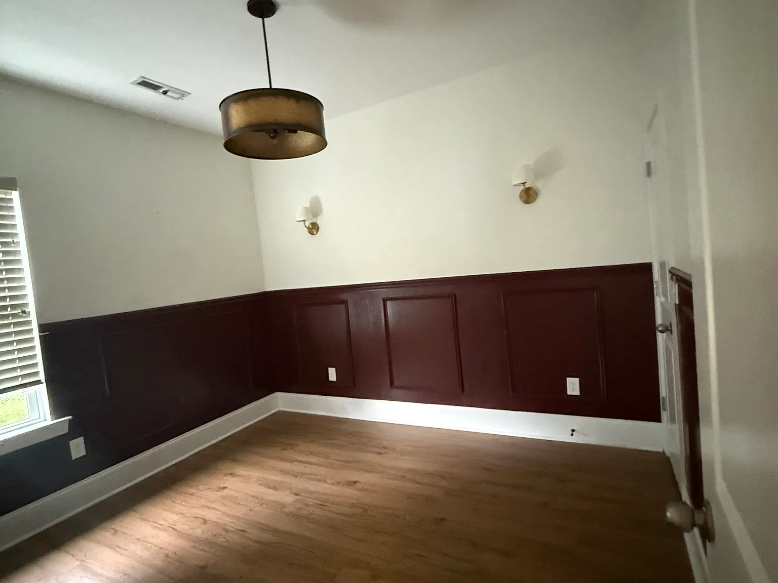 3 bed, 1418 sqft, $2,650 — Photo 4