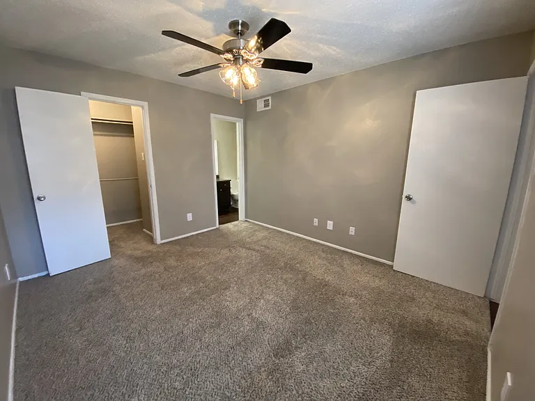 Walnut Creek Apartments — Photo 136