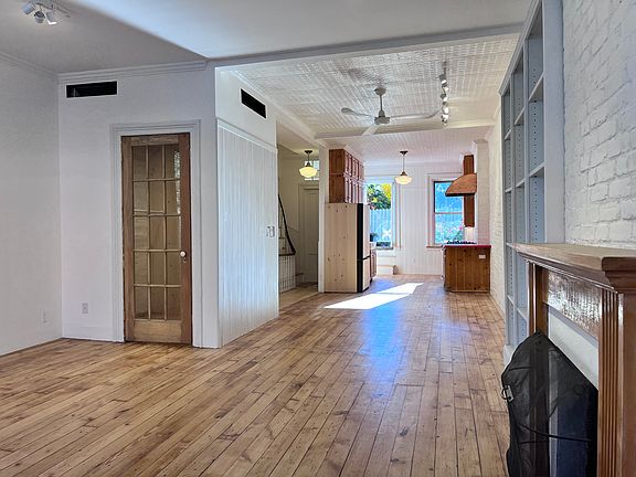 4th image of 66 Douglass St #1