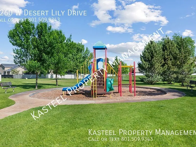 3260 W Desert Lily Dr — Photo 29