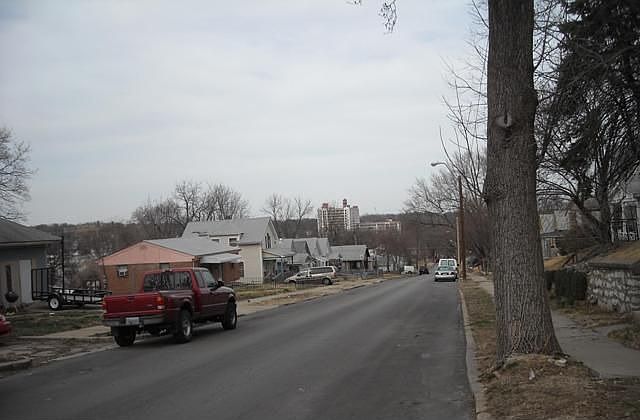 2nd image of 1309 Oakley Ave