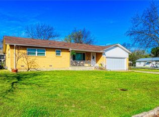 114 N Avenue R, Clifton, TX 76634