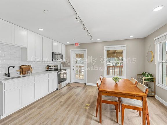 3rd image of 620 S Benton Ave