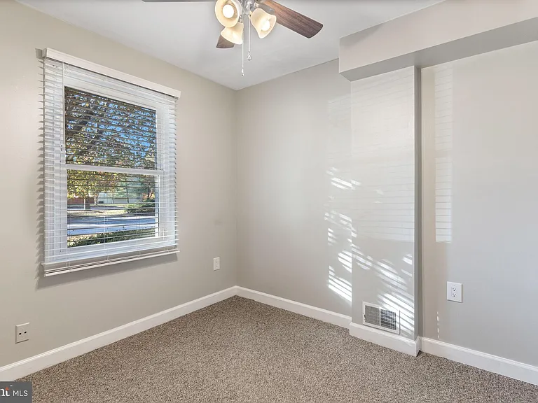 2148 Colonel Way — Photo 33
