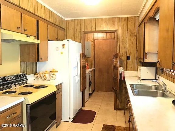 3rd image of 202 Lindsey Cir