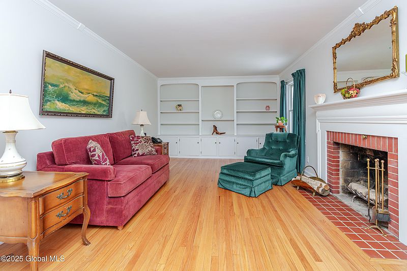 4th image of 707 Riverside Avenue
