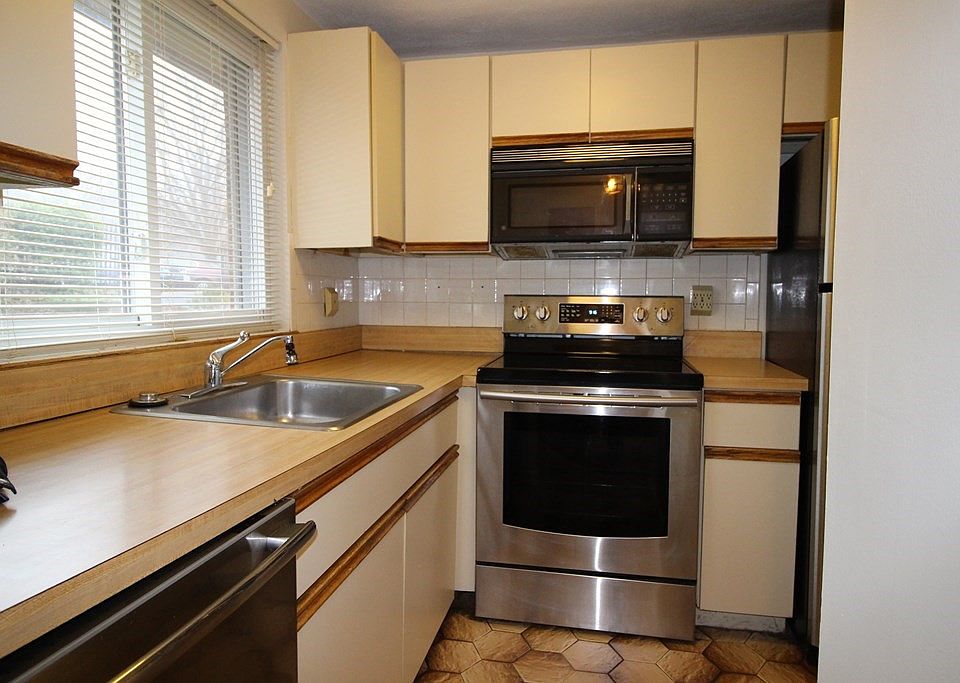 46 Walcott Valley Dr, Hopkinton, MA 01748 Zillow