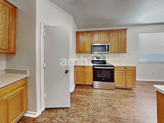 3rd image of 1509 Marble Cove Ln