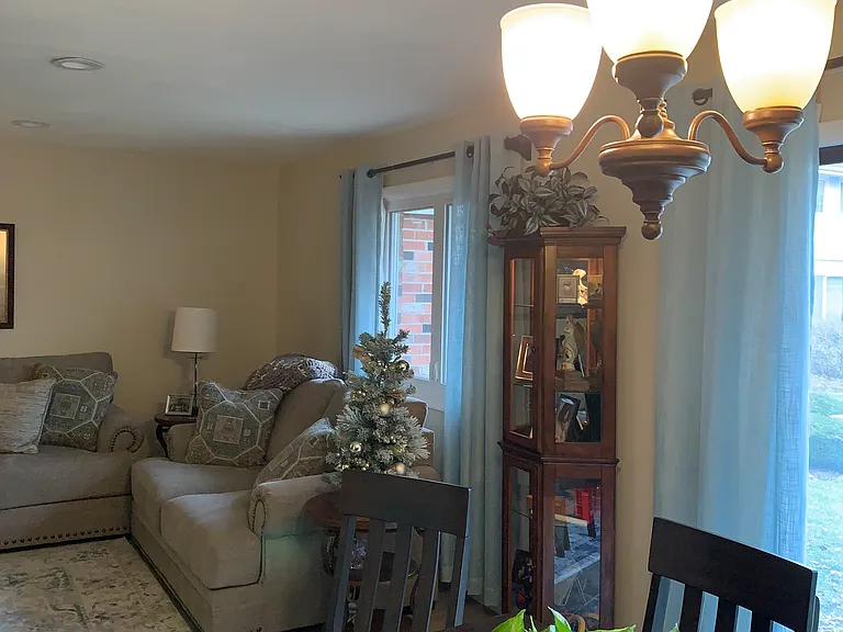 Dining / Living area Look w/ Furniture (Furniture is not included)