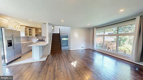 6337 Phyllis Ln Photo 1