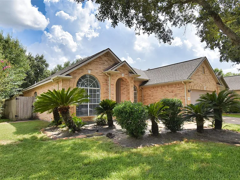 20703 Whitevine Way — Photo 3