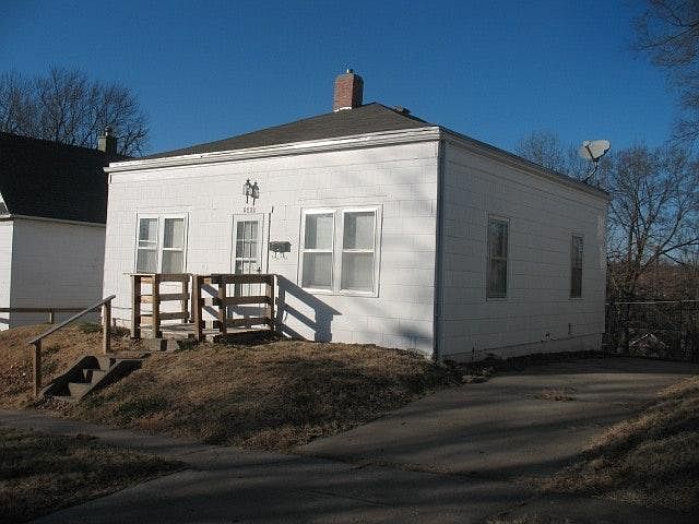1st image of 2617 Mary St