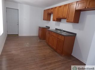 3832 Aspen St, Philadelphia, PA 19104