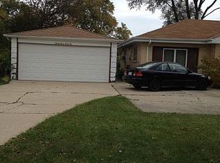 9342 S 76th Ave, Hickory Hills, IL 60457