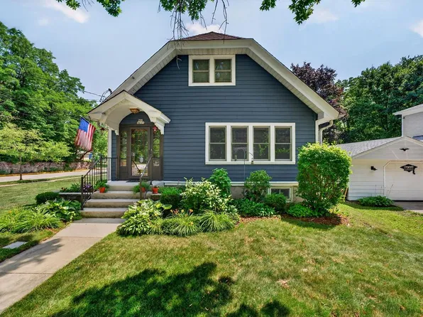 N69W6171 Bridge ROAD, Cedarburg, WI 53012