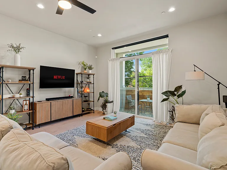 2708 Tomato Aly #A — Photo 10