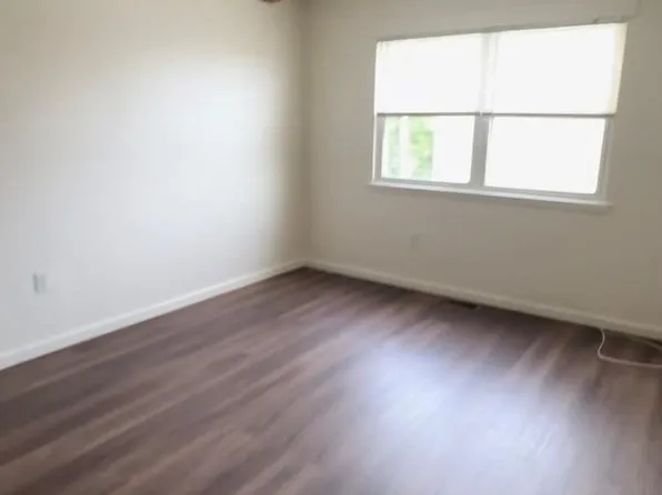 8846 Cottage St, Philadelphia, PA 19136