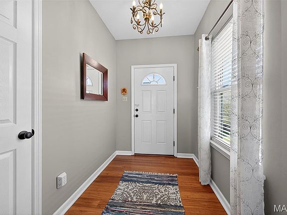 4th image of 1016 Glengarry Dr